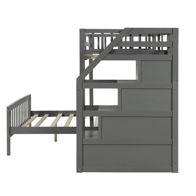Lit mezzanine double sur lit double en bois avec escalier, balustrades hautes et échelle
