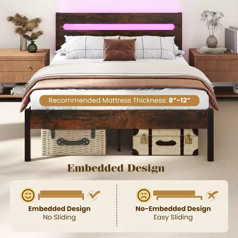 Cadre de lit double avec station de recharge intégrée et lumières LED RVB - Marron rustique/Noyer