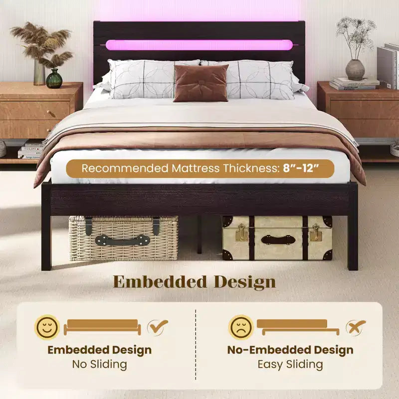 Cadre de lit double avec station de recharge intégrée et lumières LED RVB - Marron rustique/Noyer