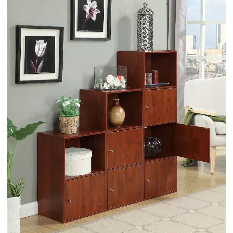 Meuble de rangement utilitaire en bois de bouleau de 91 cm (36 po) de hauteur x 61 cm (24 po) de largeur, avec 1 porte et 2 étagères