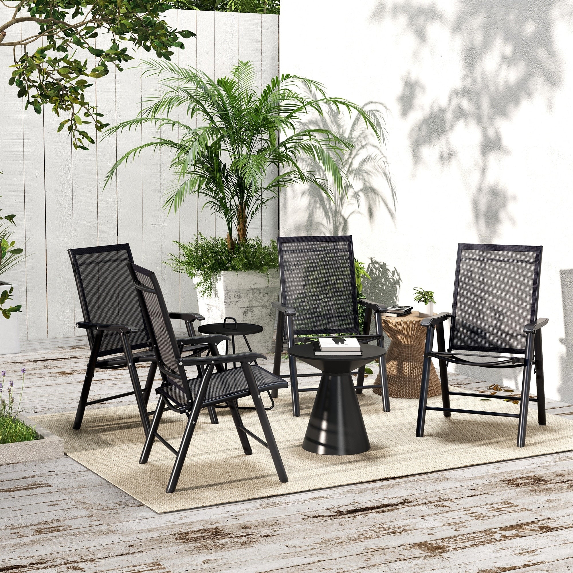 Lot de 4 chaises pliantes Outsunny au design simple et élégant, confortables pour la terrasse, le jardin et les voyages