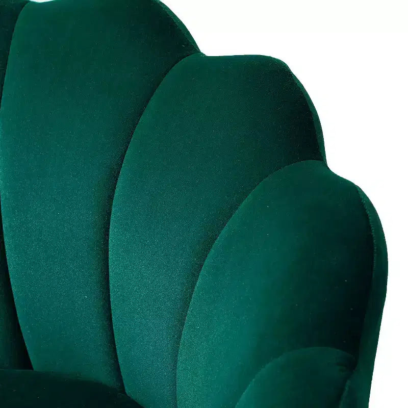 Fauteuil d'appoint de salon en forme de tonneau avec pieds en métal doré