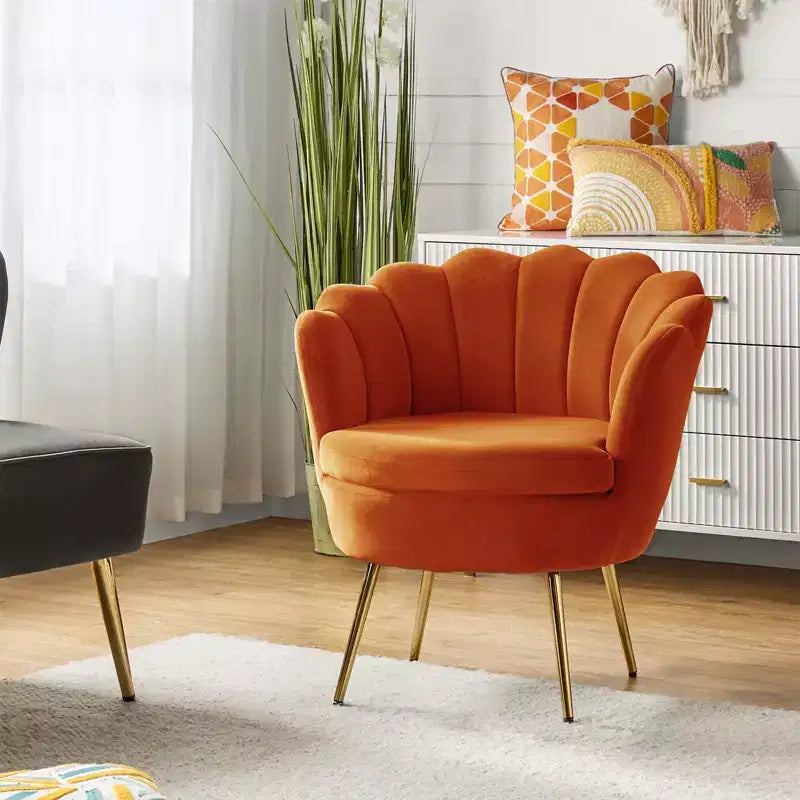 Fauteuil d'appoint de salon en forme de tonneau avec pieds en métal doré