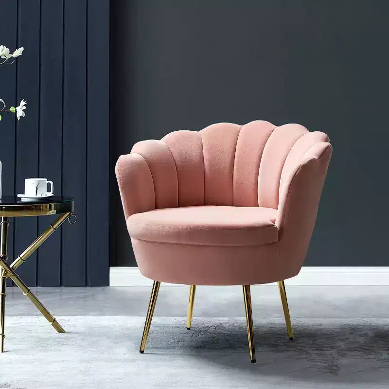 Fauteuil d'appoint de salon en forme de tonneau avec pieds en métal doré