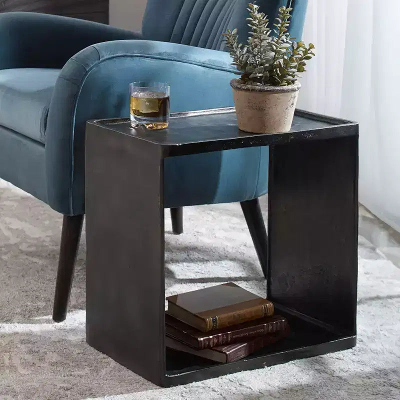 Table d'appoint latérale style industriel antique en nickel avec rangement ouvert